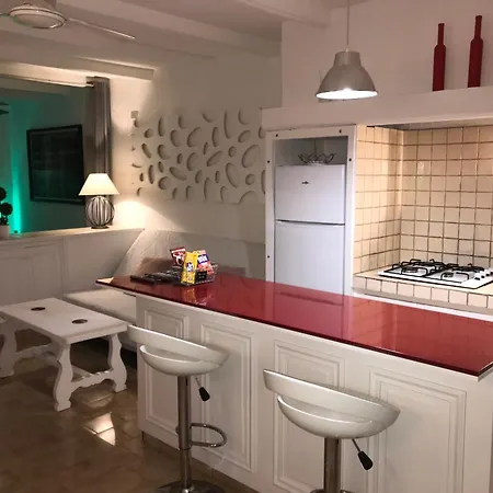 89 Le Grand Pin Apartment